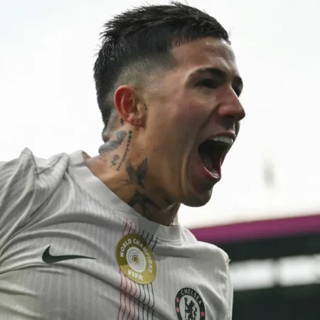 Enzo Fernandez “Çelsi”dən ayrılacaq?! Enzo Mareskanın gedişindən sonra PSJ-nin maraq dairəsində yarımmüdafiəçi “gələcəyini düşünür”